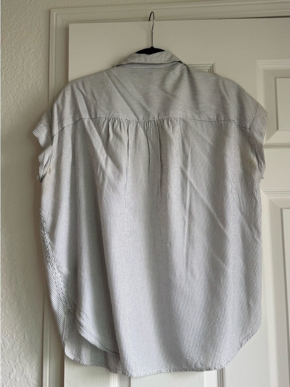 Madewell Light Blue and White Striped Button-Up Blouse - Picture 4 of 4